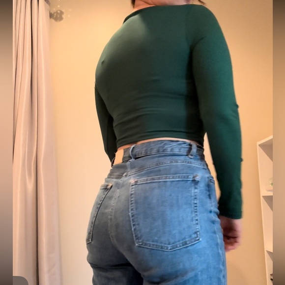 Hunter green cropped long sleeve top, very soft, double lined - Picture 2 of 3